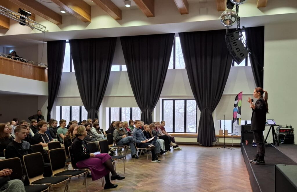 Maris tervitab noori